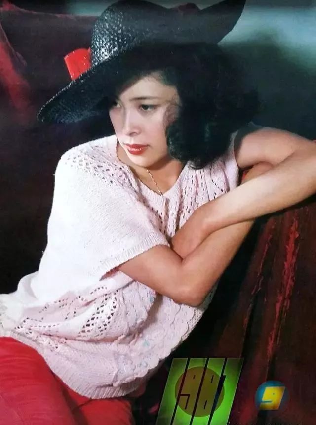 原创记忆中的1987老挂历上的12位女明星依然是人们心中的女神
