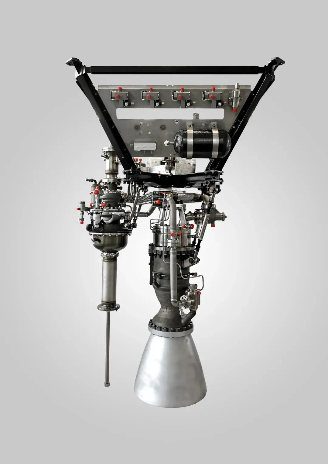 "玄鸢一号"液体火箭发动机选用无毒无污染的液氧/ 煤油推进剂,采用