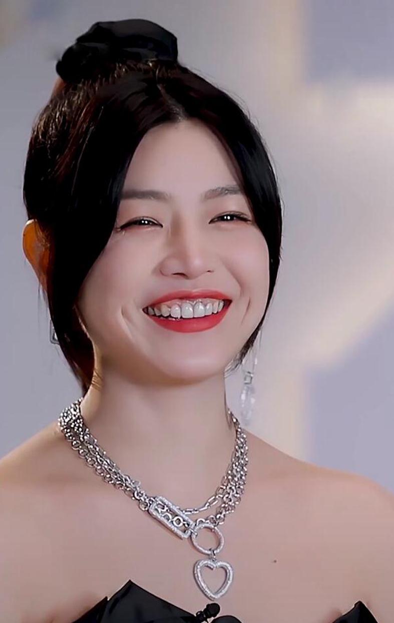 每个腕儿,嘴里都藏着一套房_牙齿_假牙_大白