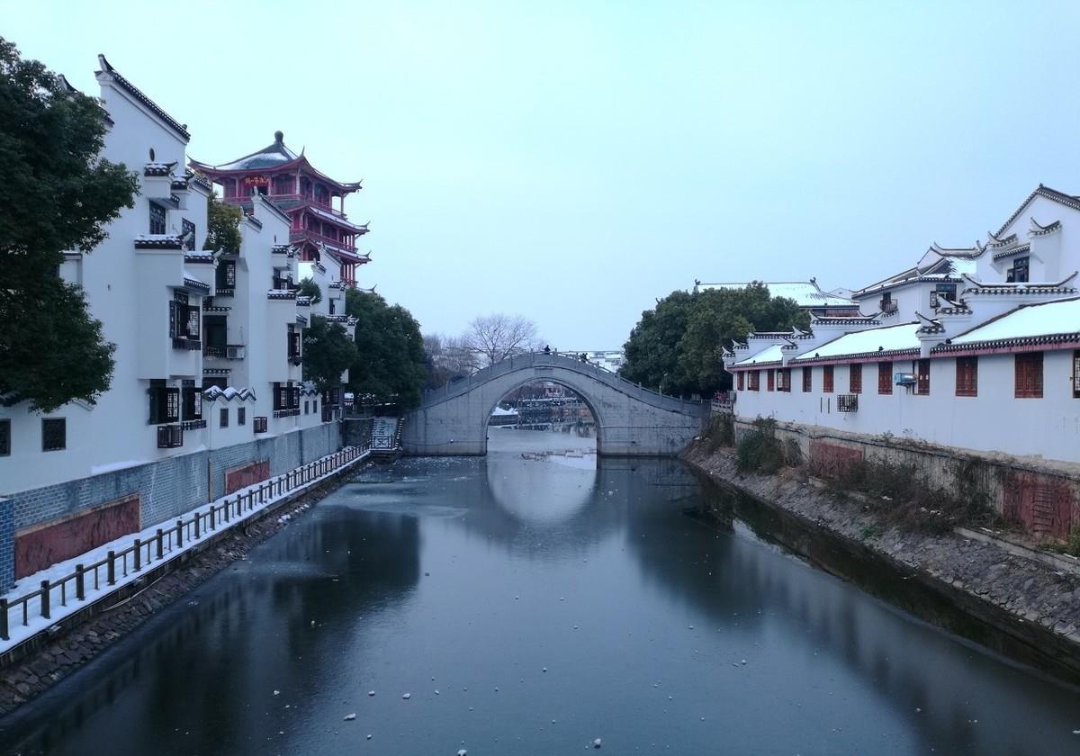 原创             武汉向东只2小时，安徽这座人气古城，美景多物价低假期值得一去