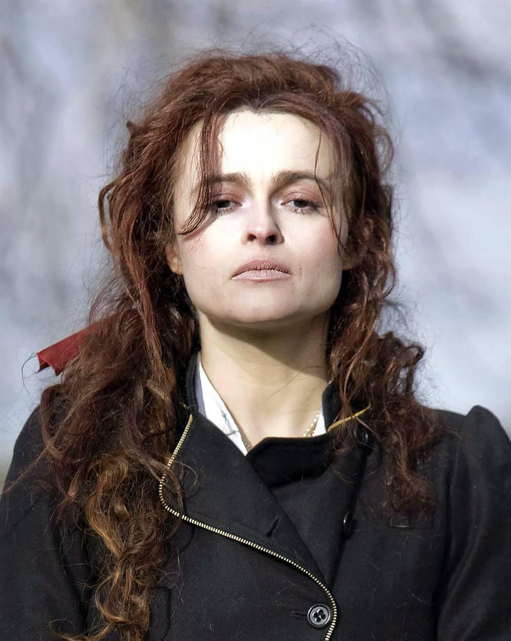 红皇后”海伦娜背后的男人：为大导演生娃，与小21岁男友像母子_搜狐网, image size:1000x1253