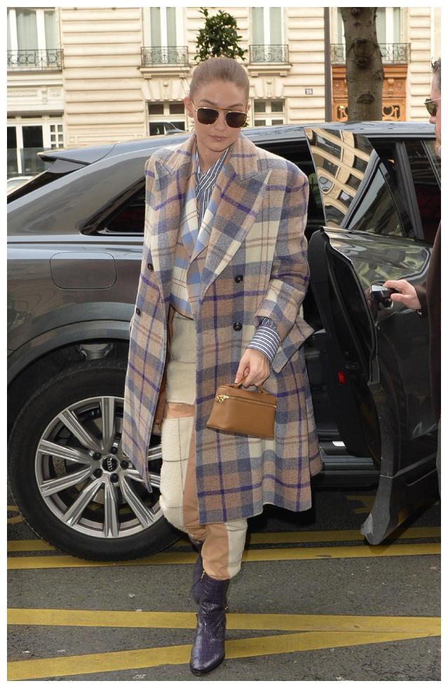 原创gigi不愧是超模穿白色连衣裙黑色丝袜坐姿一般人真做不到