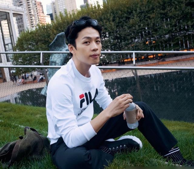 他出道两年成影帝,靠杨紫与李现红遍一片天,却被吐槽演技烂_李鸿其