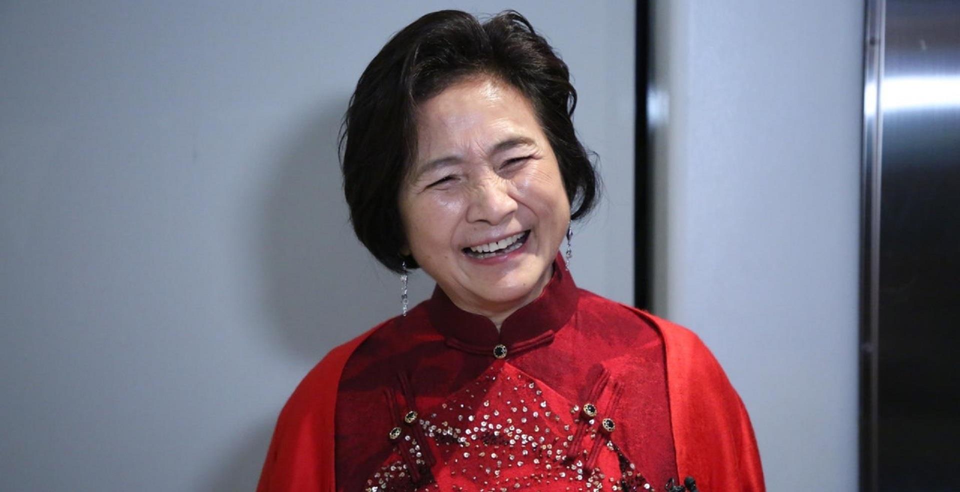 郑佩佩香港第一代武侠皇后为爱息影20年后再度被周星驰带火