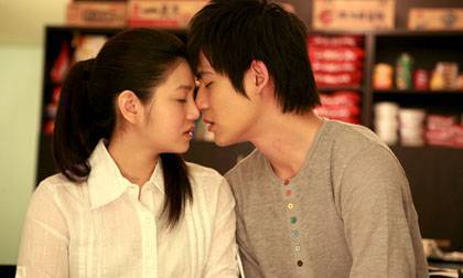 通过412事件揭秘1,陈妍希在07年与周渝民合作《这里发现爱》当时有