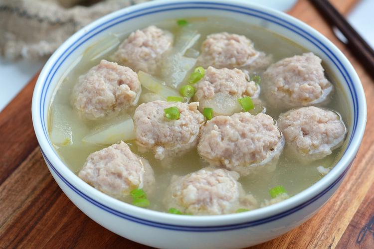 原创快立秋了这汤抓紧做给家人喝清热滋润比骨头汤更鲜美