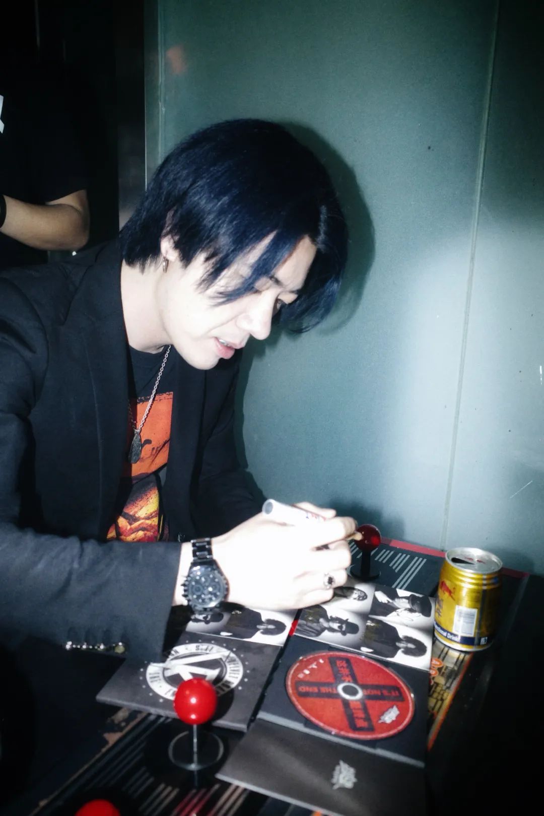 丝绒公路:我们不是无病呻吟的"网红乐队"_演出_金晖_阿瑞