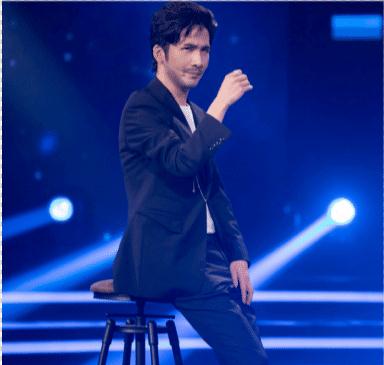 原创大张伟模仿黄晓明被观众调侃邪魅油腻的气质简直太像了