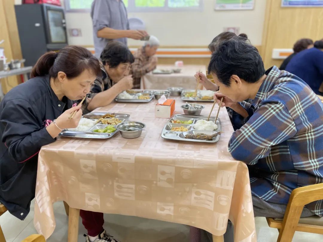 一餐熱飯,為幸福加碼_長者_食堂_服務體系