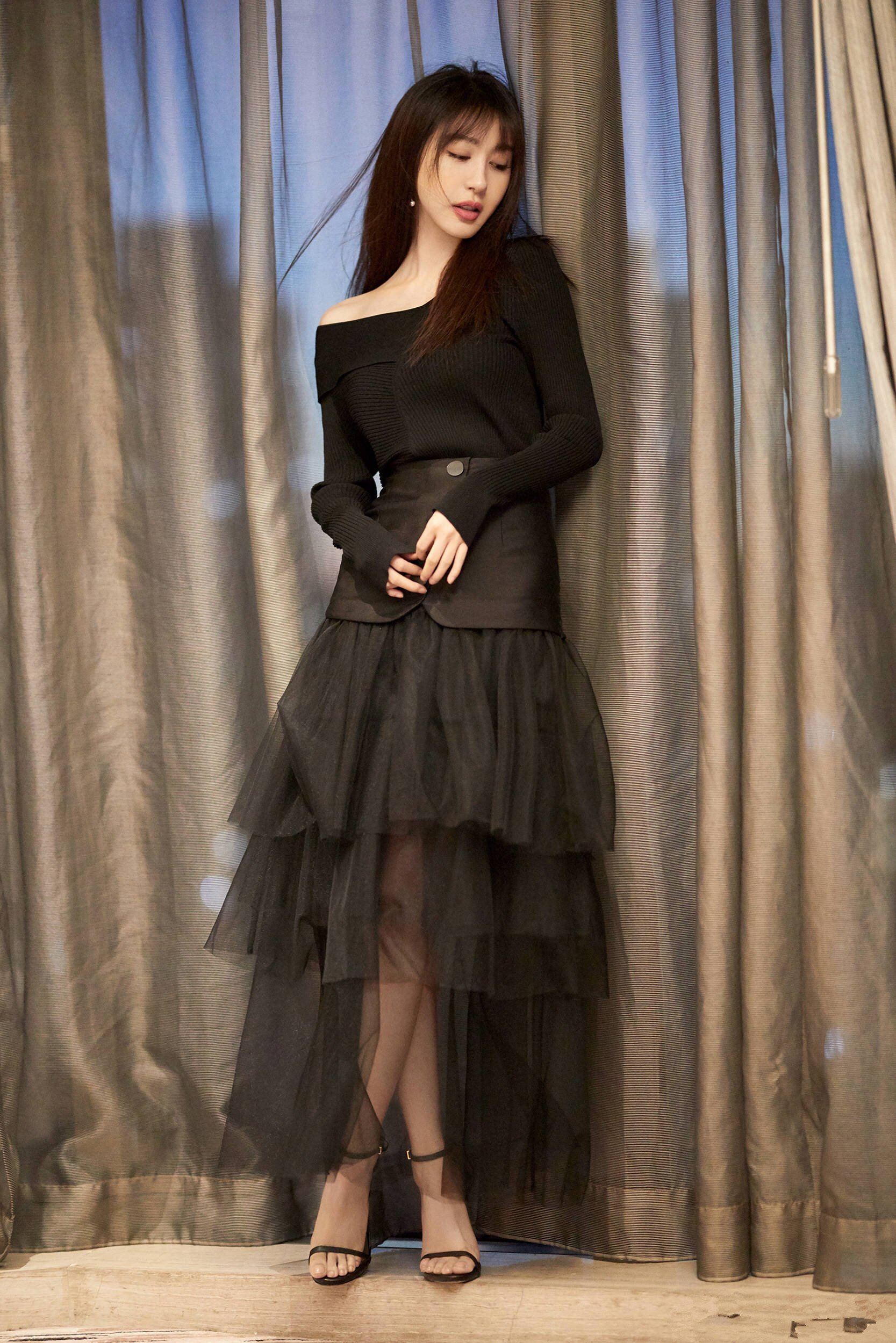 李菲儿"饱满"身材煞是迷人!