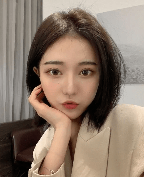 网红项思醒道歉,全程只说一句话,被质疑假哭,不敢