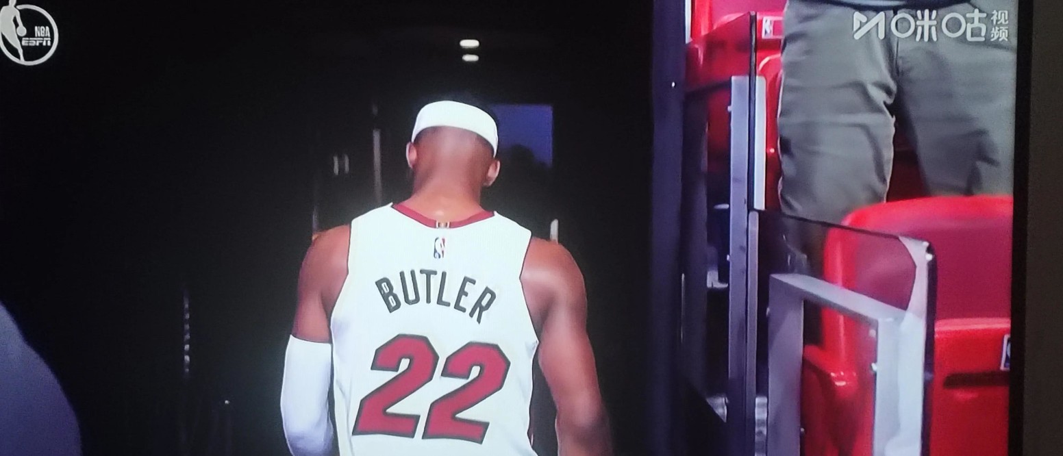 巴特勒孤独的背影凯尔特赢得了东部冠军.