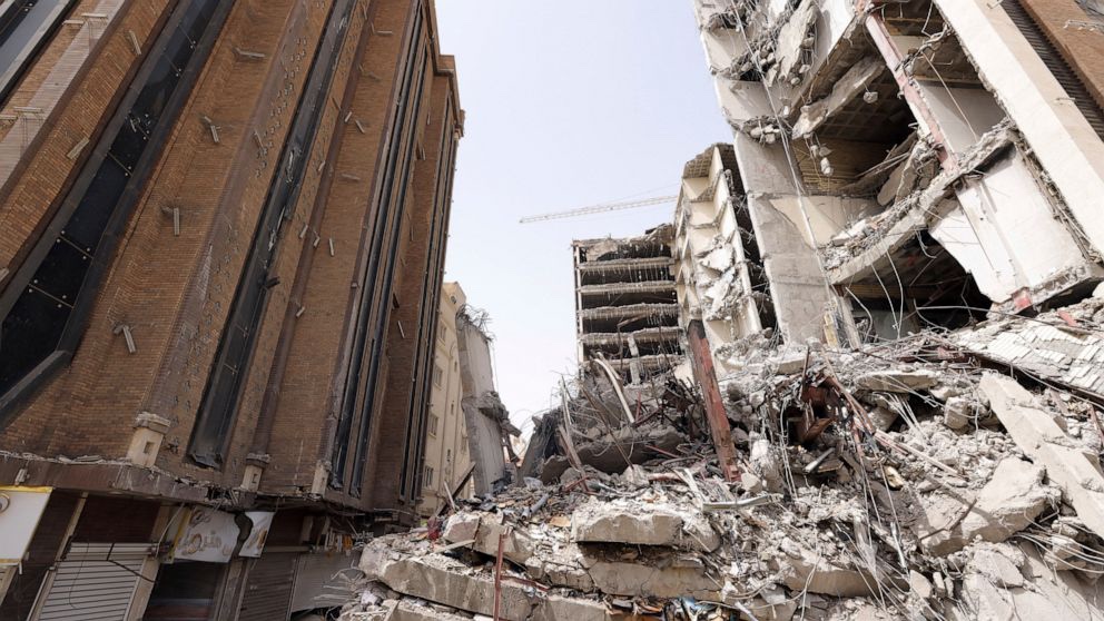 伊朗建筑倒塌的死亡人数上升至37人