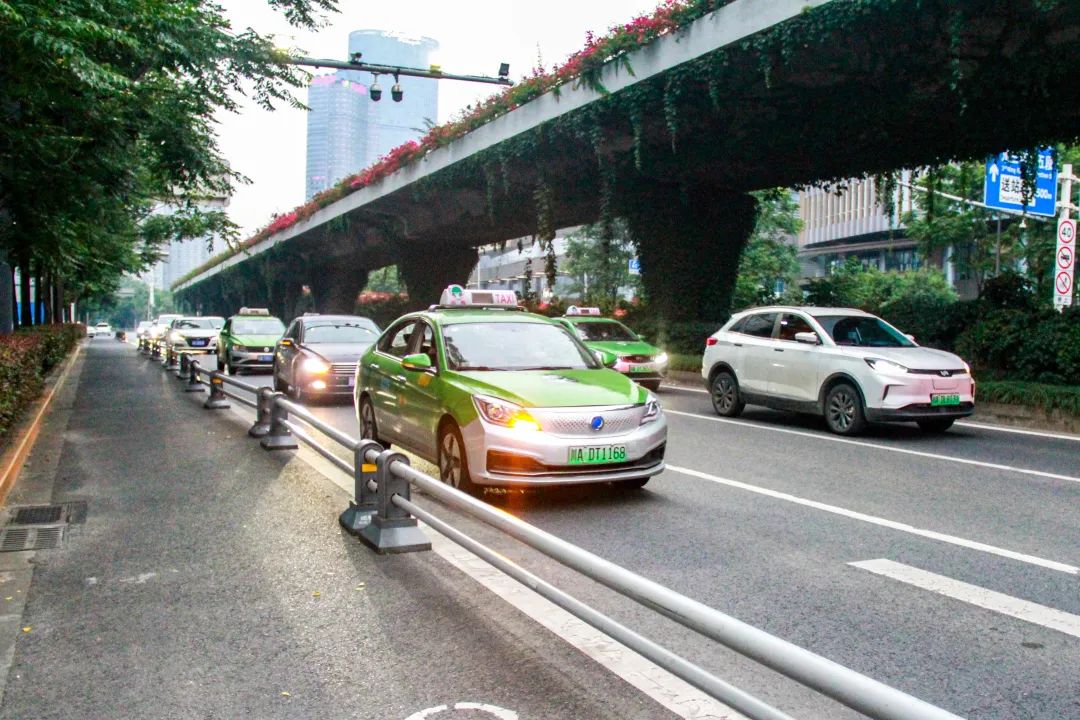 东风富康es600丨成都绿色名片出租车升级了