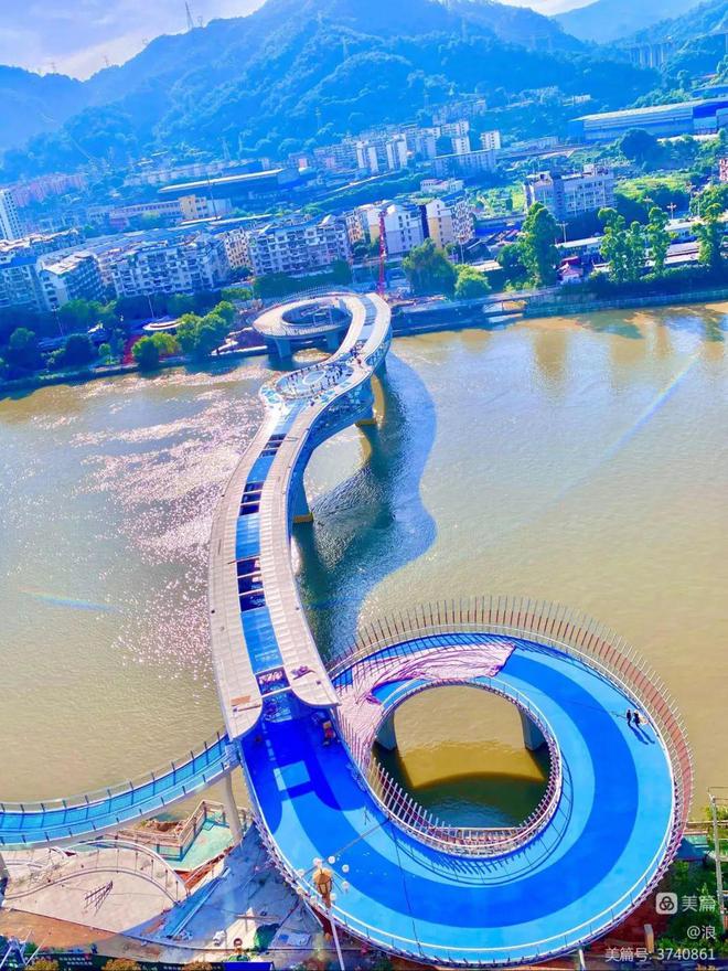 列东沙溪河步行景观桥