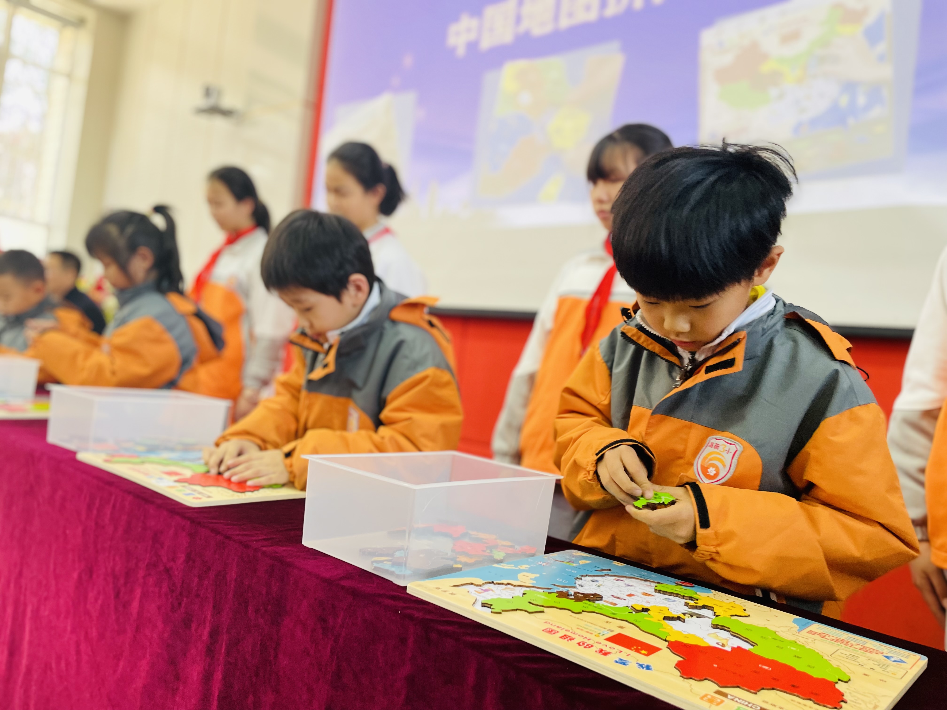 枫叶国际学校可以花钱进么_枫叶国际学校费用_国际枫叶学校学费多少