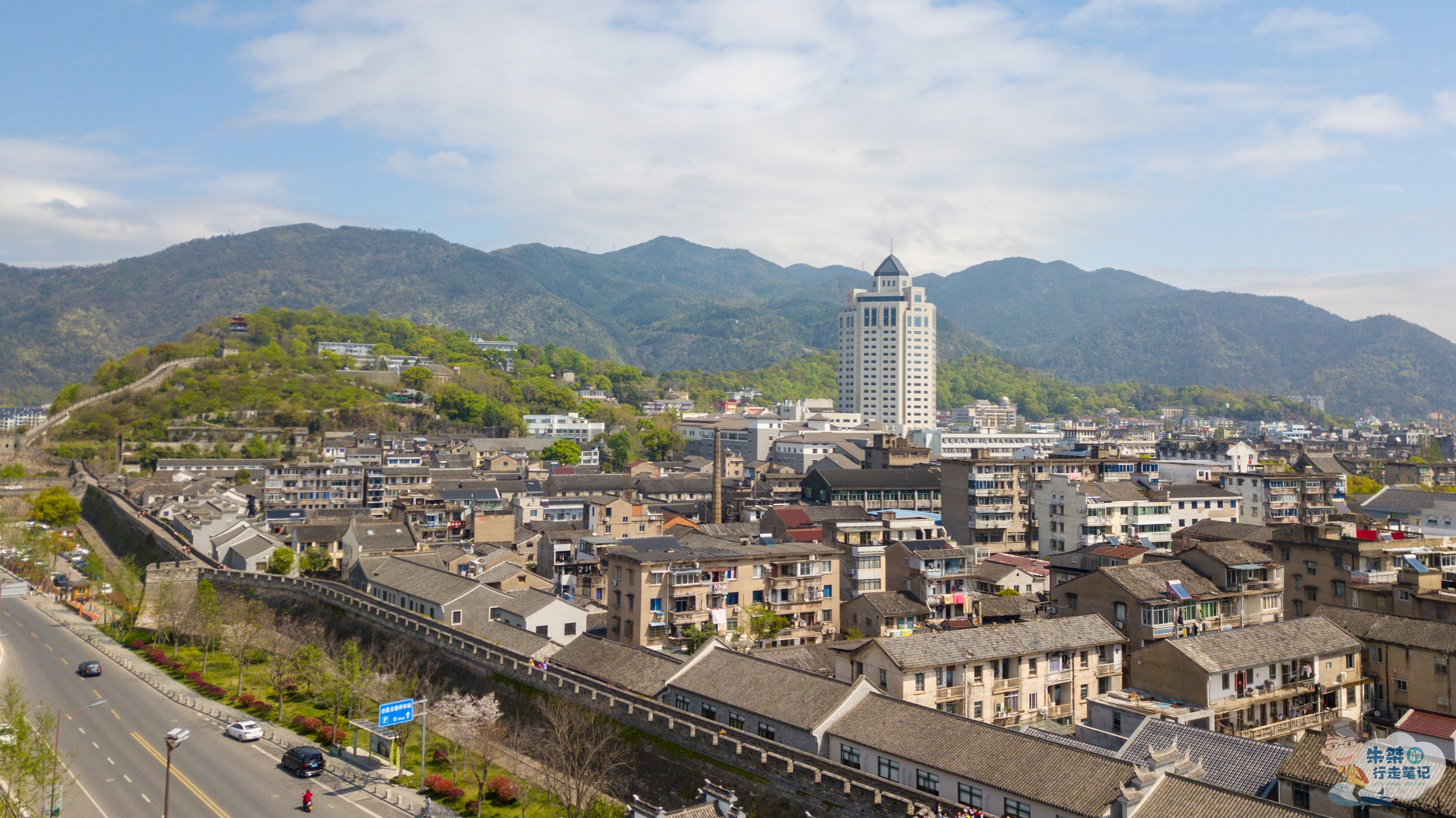 徐霞客游历多次的城市，景致风光魅力无穷，在其游记中曾多篇幅提及