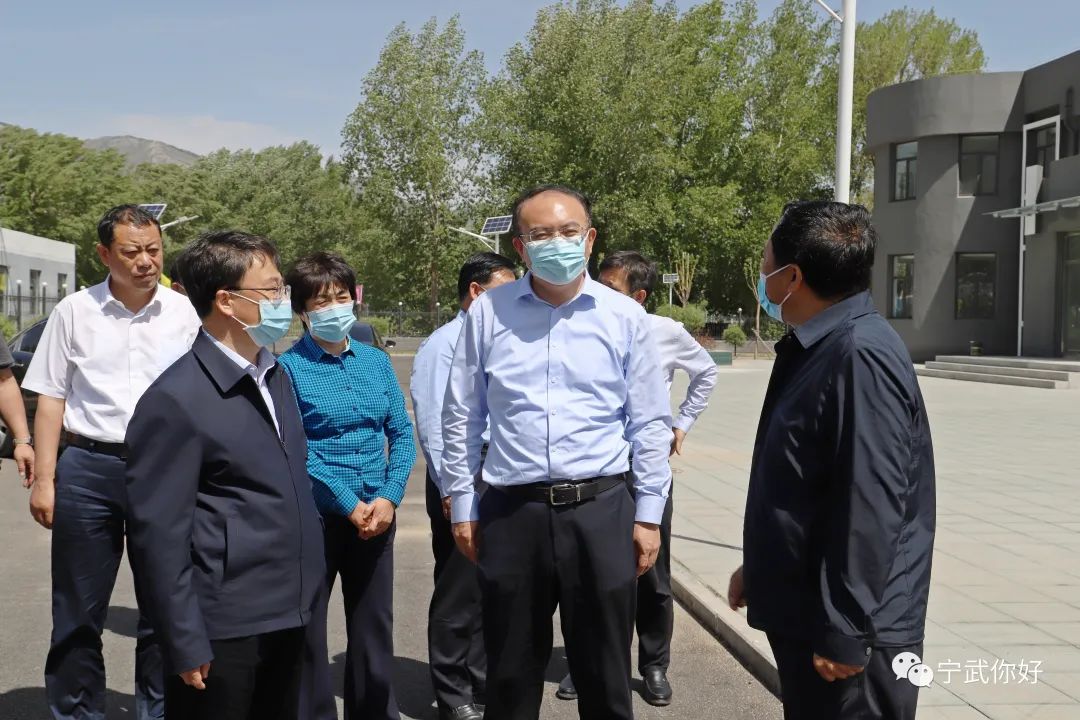 宋海兵在宁武调研