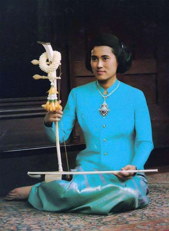 诗琳通公主年轻时真的美吗?