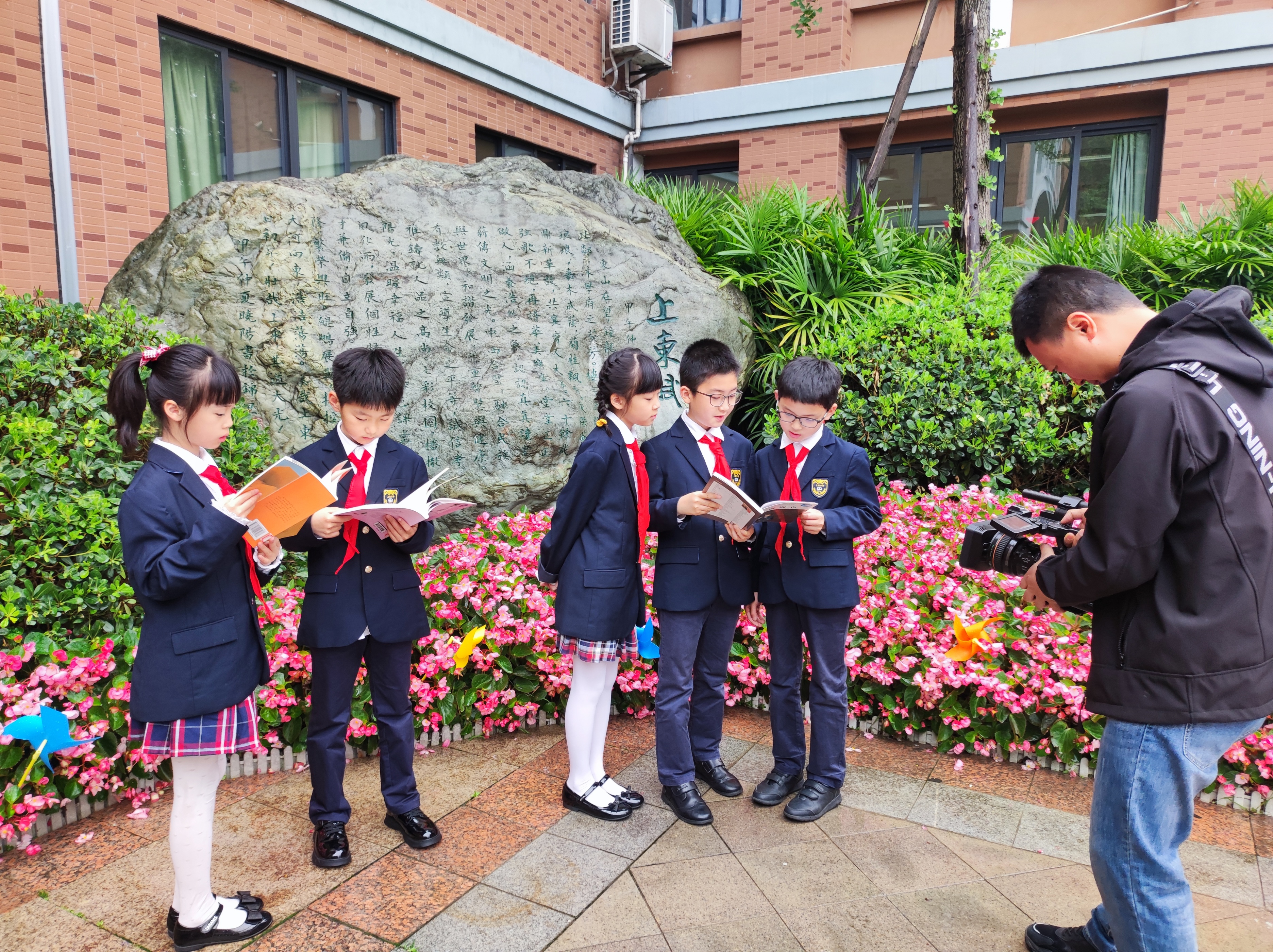 书香成都进校园活动走进四川师范大学附属上东小学之数理主题篇