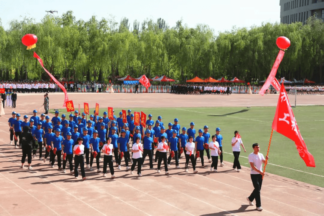 银川能源学院校服图片