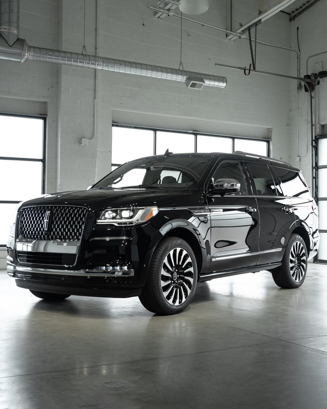 首批新款林肯领航员进店威猛霸气不愧是旗舰级suv