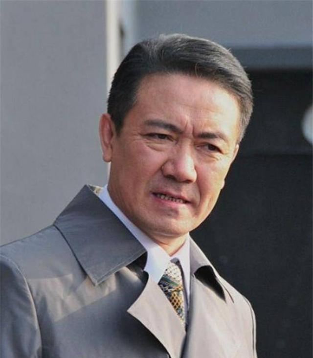 最初的婚姻生活是与电影导演刘斌结婚,但是不久他们就分手了.