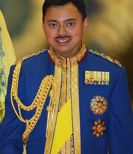 原创文莱王储独宠小13岁平民娇妻17年生4个混血儿改善了王室颜值