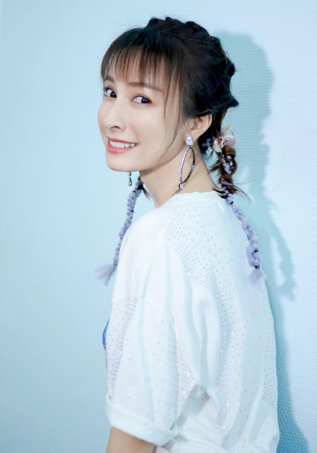 吴昕新造型曝光,摇滚女孩个性十足,自爆现在有点想结婚了_节目_选手