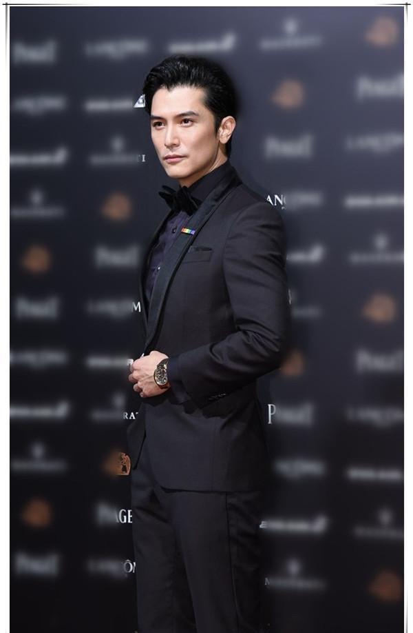 看邱泽和罗晋穿黑色西装才知道唐嫣挑男人的眼光有多好