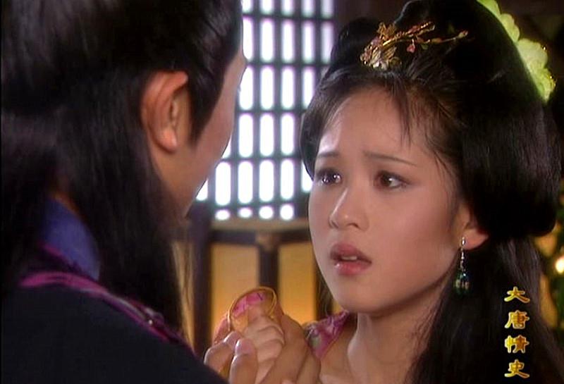 即便是戏份寥寥的配角,比如被长孙嫱儿(印小天饰)害惨了的白小姐,都