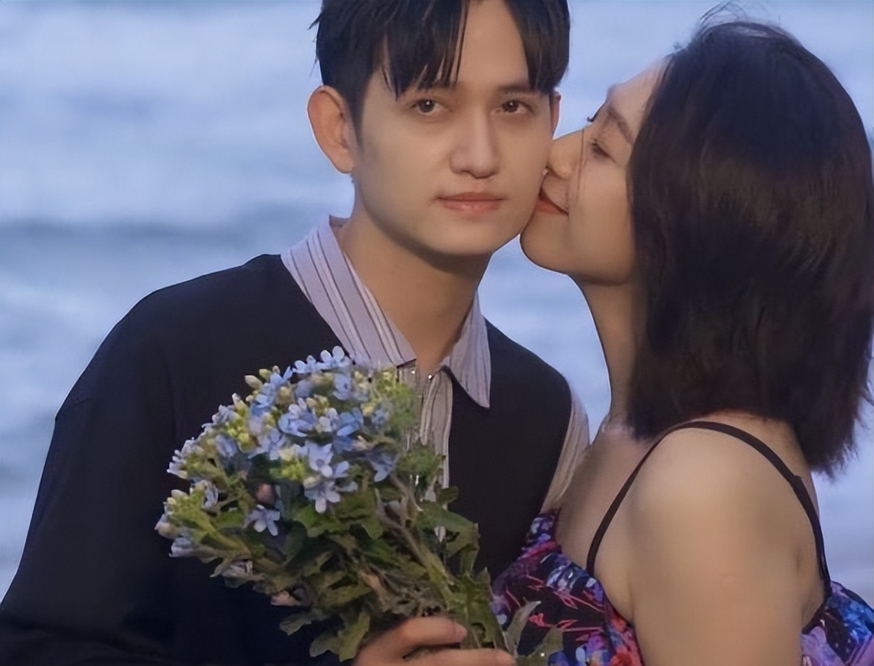 原创杀姐姐马可娶大4岁妻子31岁当爸爸一家三口生活美滋滋