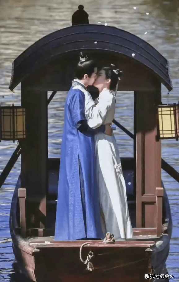 刘亦菲陈晓激烈吻戏曝光,陈妍希真的不会吃醋嘛