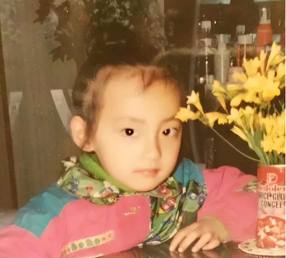 《风犬少年的天空》中的女主大力娇,也许就是以张嘉倪小时候为原型的