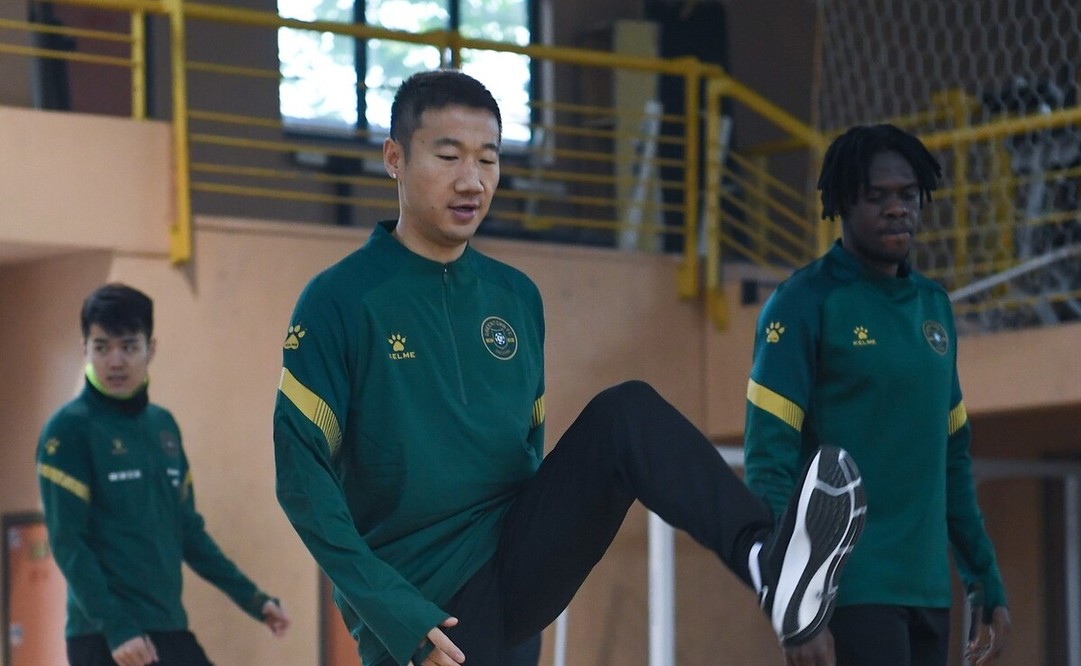 前国足主力即将火线驰援,未来有望锁定核心位置_荣昊_中超_1