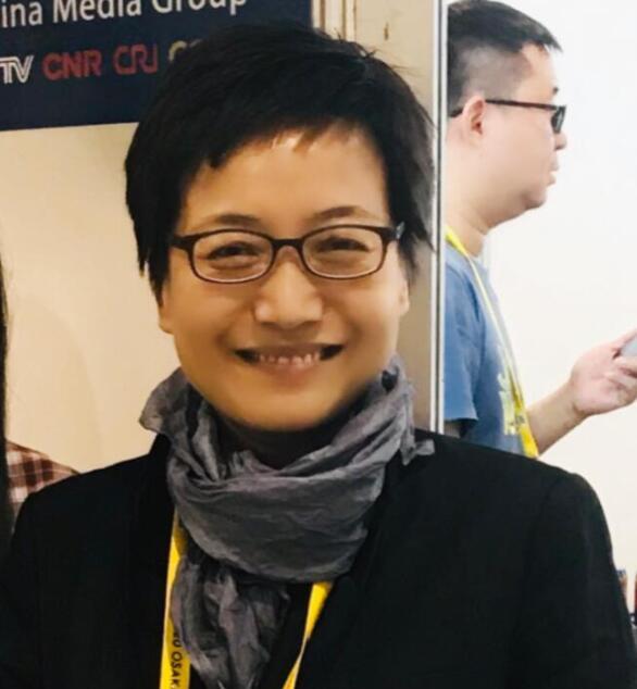 原创52岁电视主持人贺红梅素颜照曝光不化妆原来她长这样