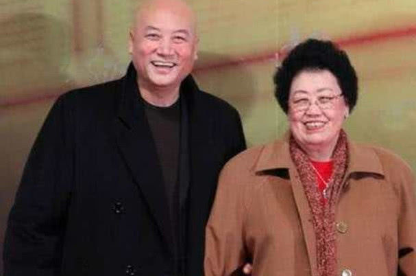 娱乐圈娶了豪门的5位男星，事业如日中天，最后一对已离婚