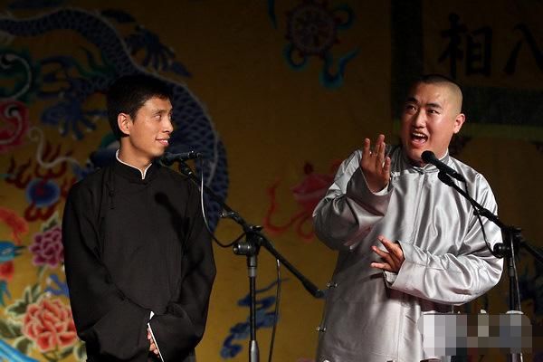 原创郭德纲口盟徒弟张康调侃足球引嘴仗儿不嫌母丑狗不嫌家贫