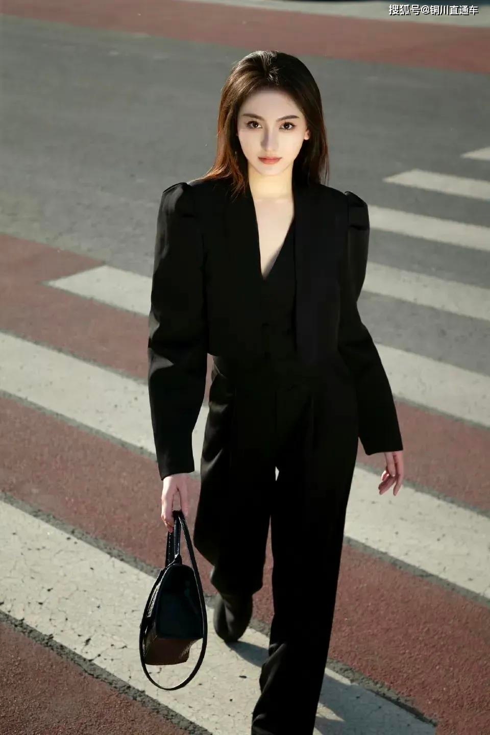 气质美女可用作手机屏保