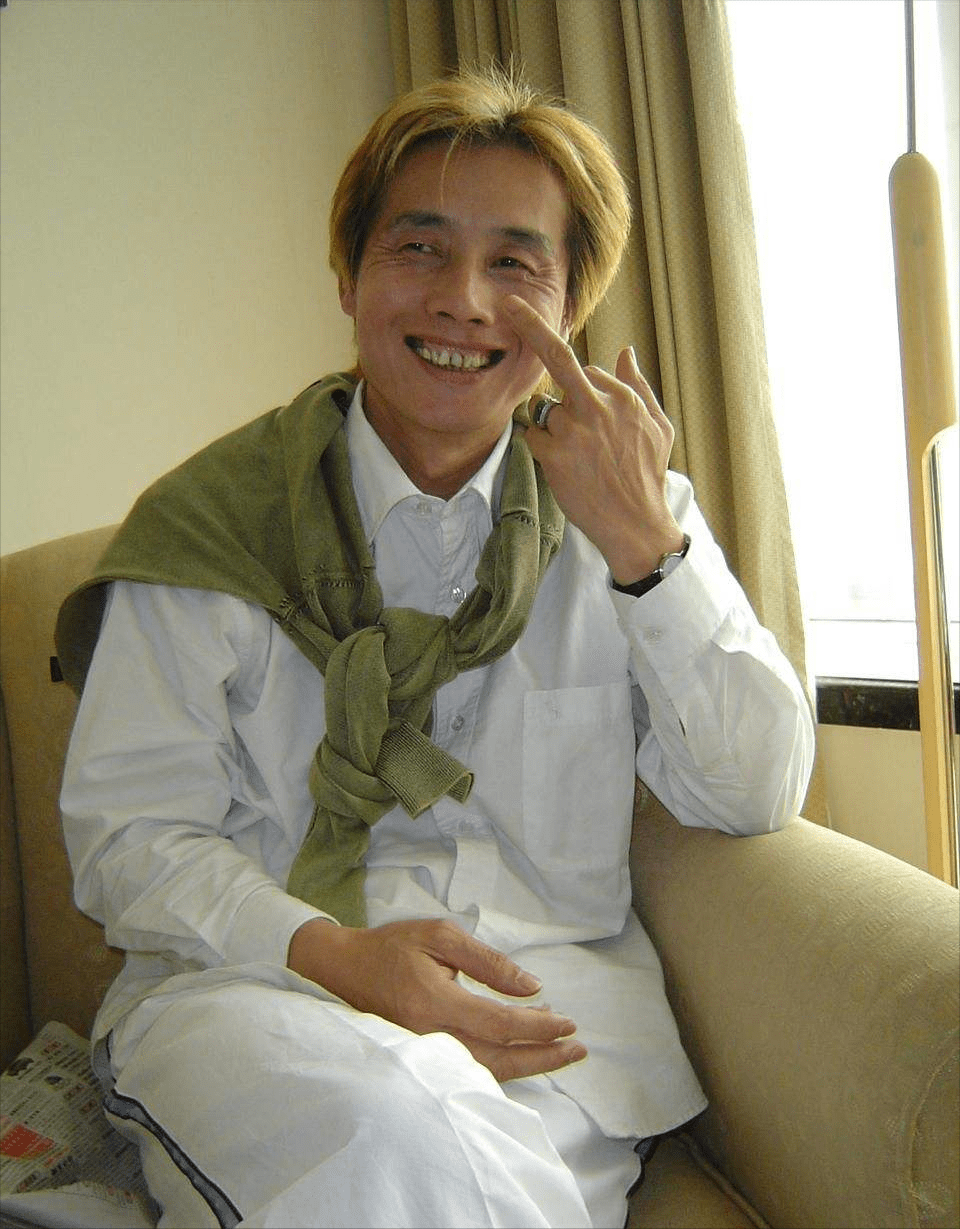 荒诞的邓建国,娶19岁的干女儿为妻,他的事业终究还是走向了低谷_婚礼