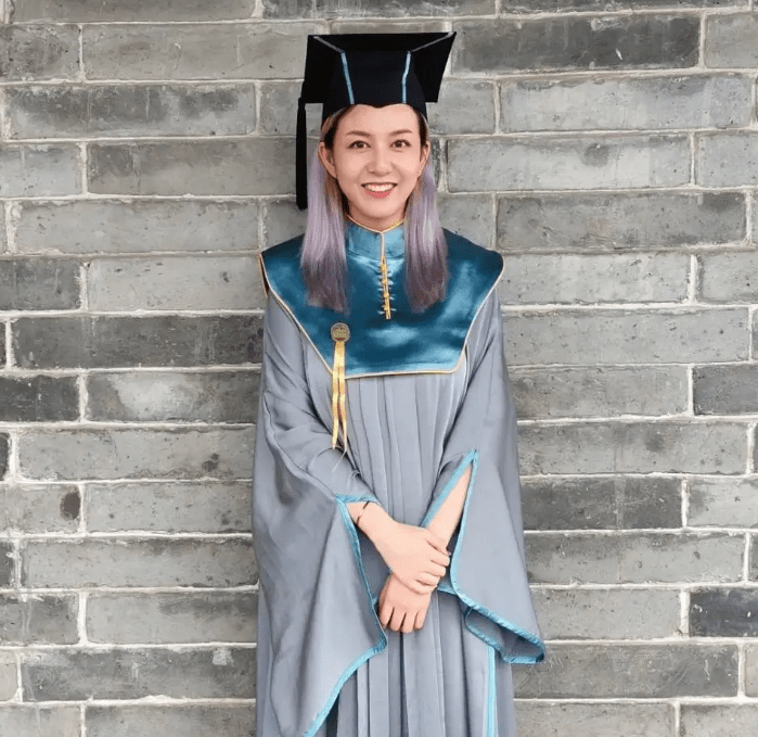 原创中央美院设计出国风学士服唯美又不失庄严宛如一股清流