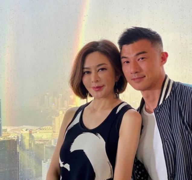 58岁关之琳被曝新恋情与年轻男模在豪宅合照半个月约会3次
