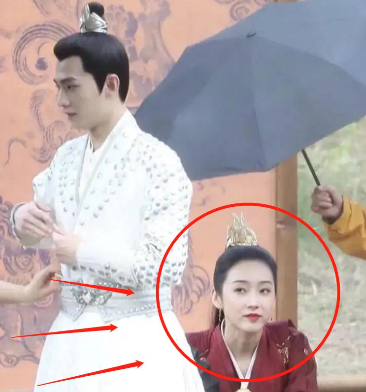 《且试天下》主演古装照,以为女主够美,不料我被宣璐圈粉了_杨洋_赵露