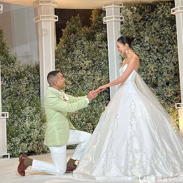 泰国女明星卡曼妮·耶美肯pancake与mee saksoonthorn爱情长跑十年