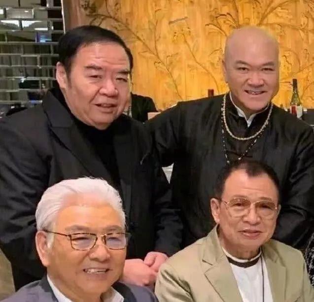 Tvb老戏骨近况 68岁肥猫变瘦老态龙钟 71岁 欢喜哥 年轻健朗 郑则仕 许绍雄 身体 Tvb老戏骨近况 68岁肥猫变瘦老态龙钟 71岁 欢喜哥 年轻健朗 郑则仕 许绍雄 身体