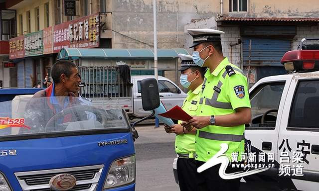 交口交警大队交通安全宣传活动遍城乡