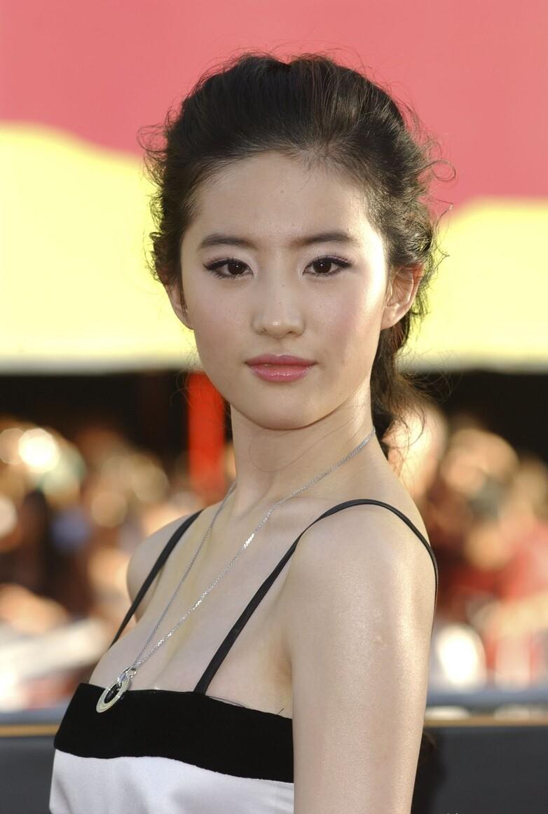刘亦菲:已落凡尘的"神仙姐姐",依然美丽,也更美丽