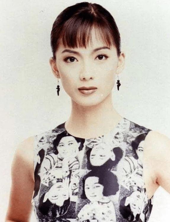 最美何仙姑郑秀珍,唯美东方不败,被渣男骗光财产,如今怎么样?