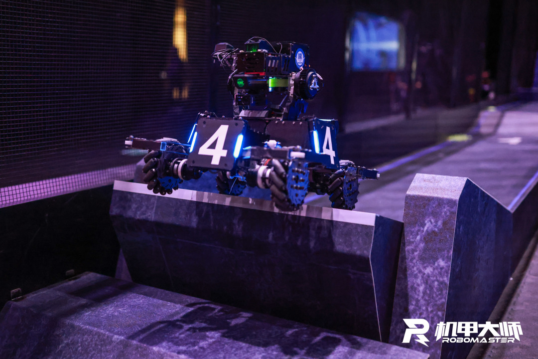 安德斯特空降助力:robomaster 2022 机甲大师超级对抗