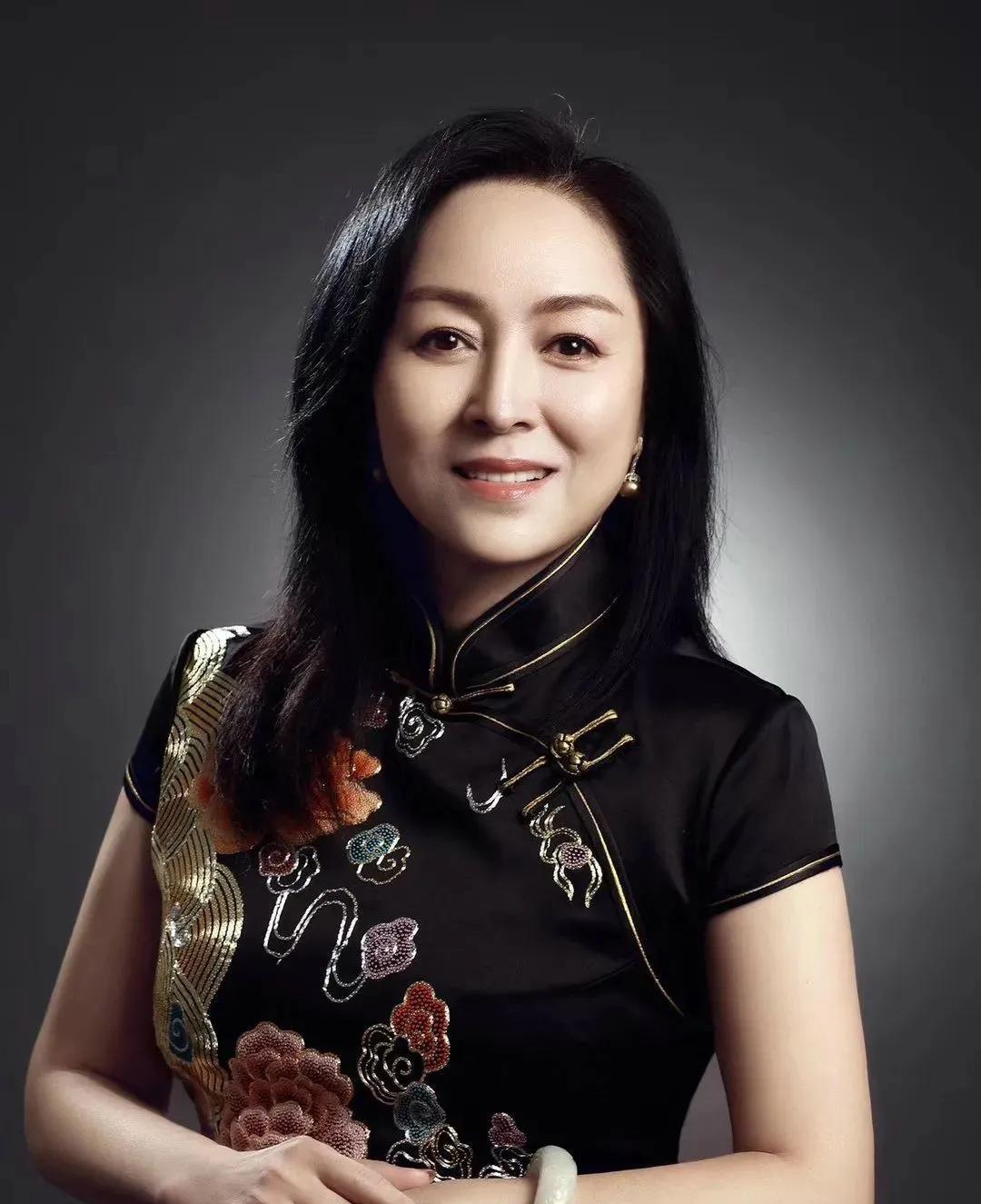 曾与多位美女演员合作_黄国强_徐小健_电影